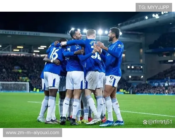 曼城短传联动犀利，联赛领跑优势明显